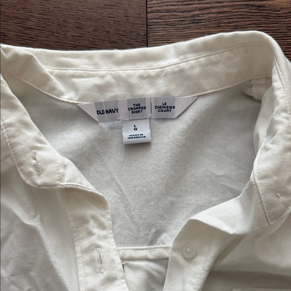 Old Navy “the cropped shirt” - Picture 2 of 3